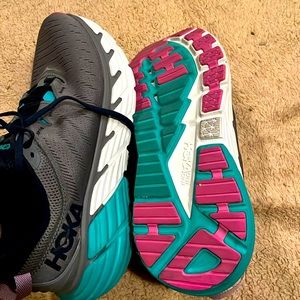 Women’s Hoka One One Gaviotta 3-size 9.5